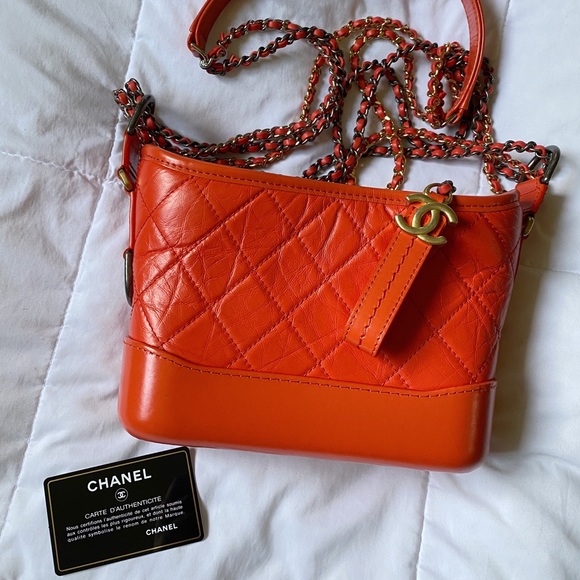 CHANEL Aged Calfskin QuiltedSmallGabrielleHobo RED - Picture 2 of 8